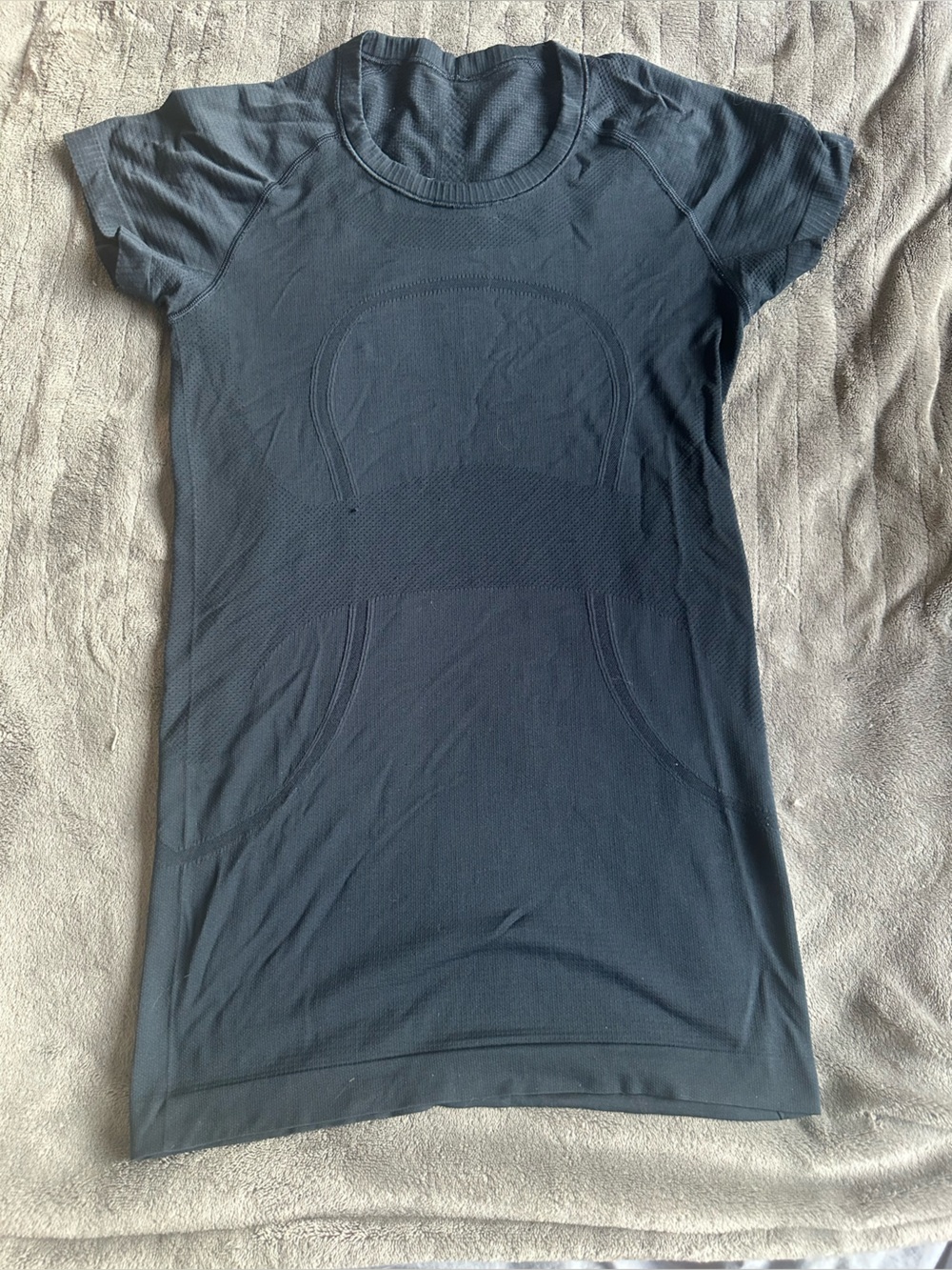 Lululemon Swiftly SS Top (size 6, blue)